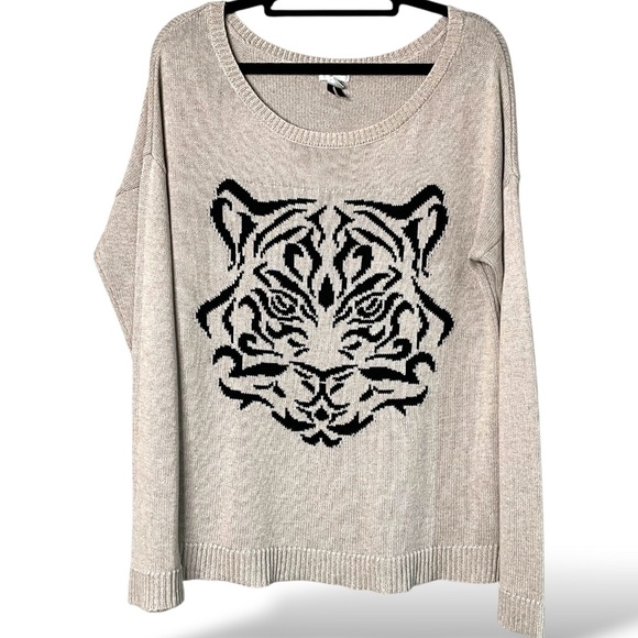 DYNAMITE Cotton Blend Long Sleeve Scoop Neck Graphic Print Sweater US Sz M - Picture 3 of 9